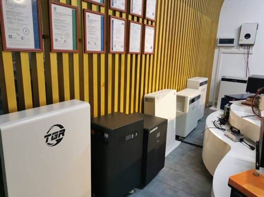 G TECH 51.2V 200Ah 10KWH Wall Mounted LiFePO4 Battery with Long Cycle Life for Solar Energy Storage