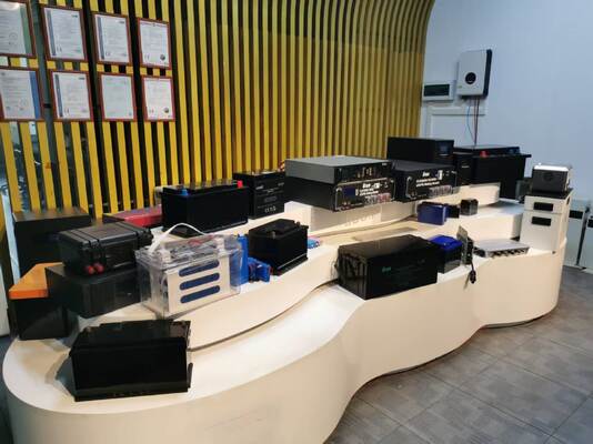 48V 100Ah 5KWH LiFePO4 ディープサイクル バッテリー パック 太陽光発電の貯蔵ラックに搭載